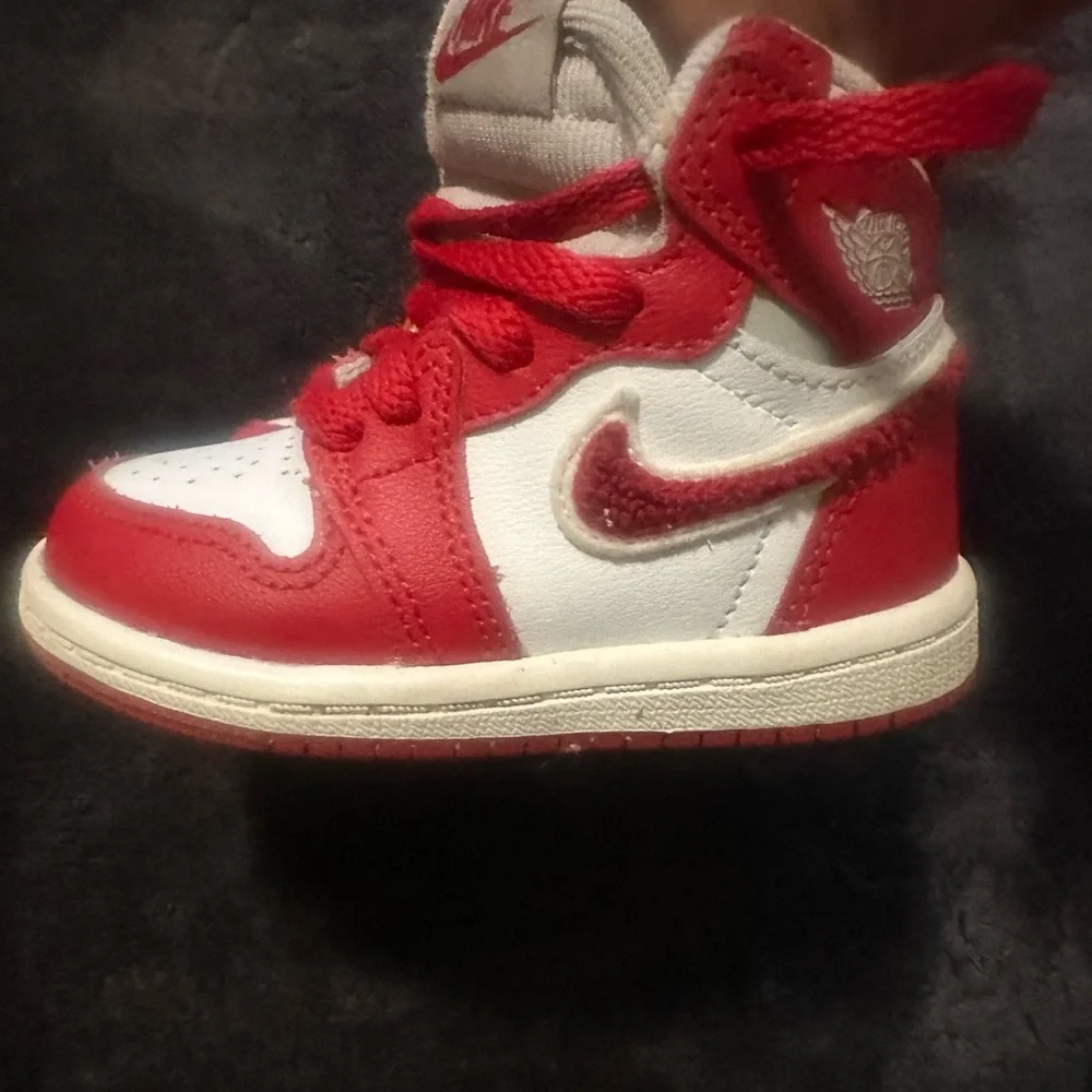 Nike Kids Red and White Sneakers‎